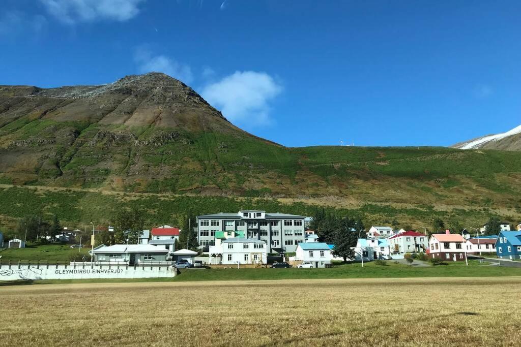 House With A Warm Soul In North Iceland Siglufjordur Dış mekan fotoğraf