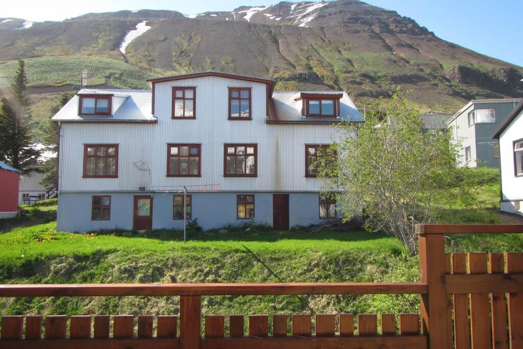 House With A Warm Soul In North Iceland Siglufjordur Dış mekan fotoğraf